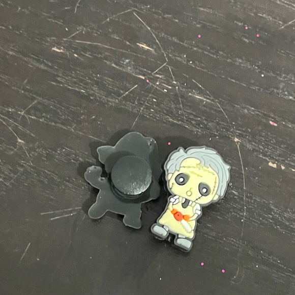 Crocs Charms - Picture 1 of 3